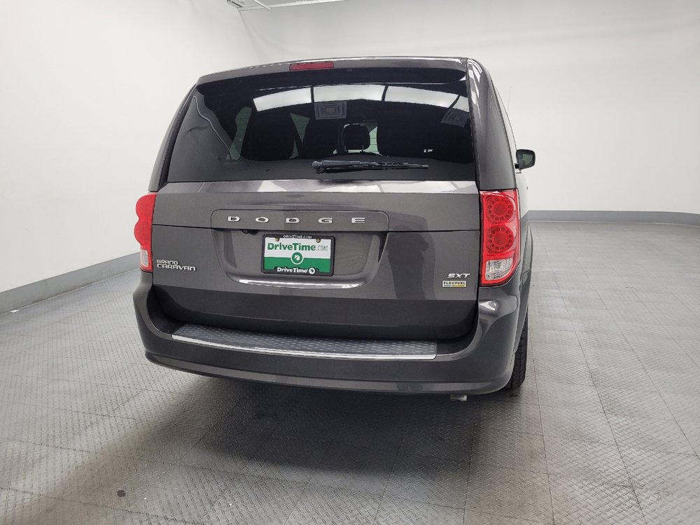 Used 2019 Dodge Grand Caravan SXT image 7