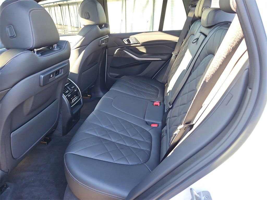 Used 2023 BMW X5 xDrive40i w/ Premium Package image 33