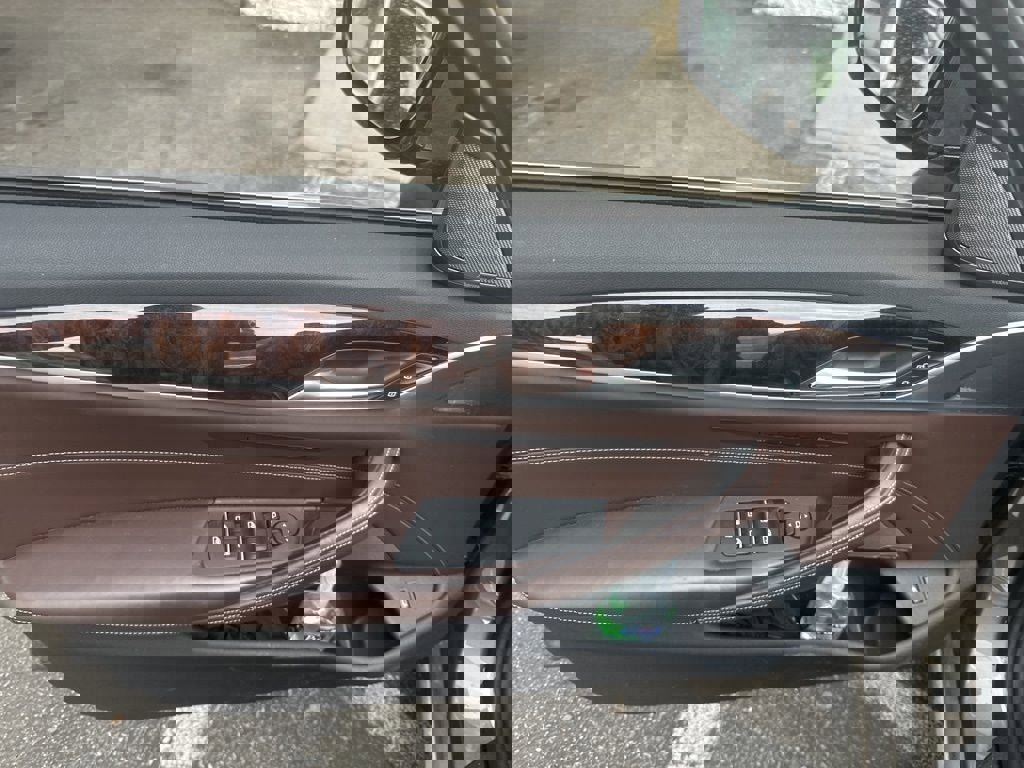 Used 2017 BMW 530i xDrive image 12