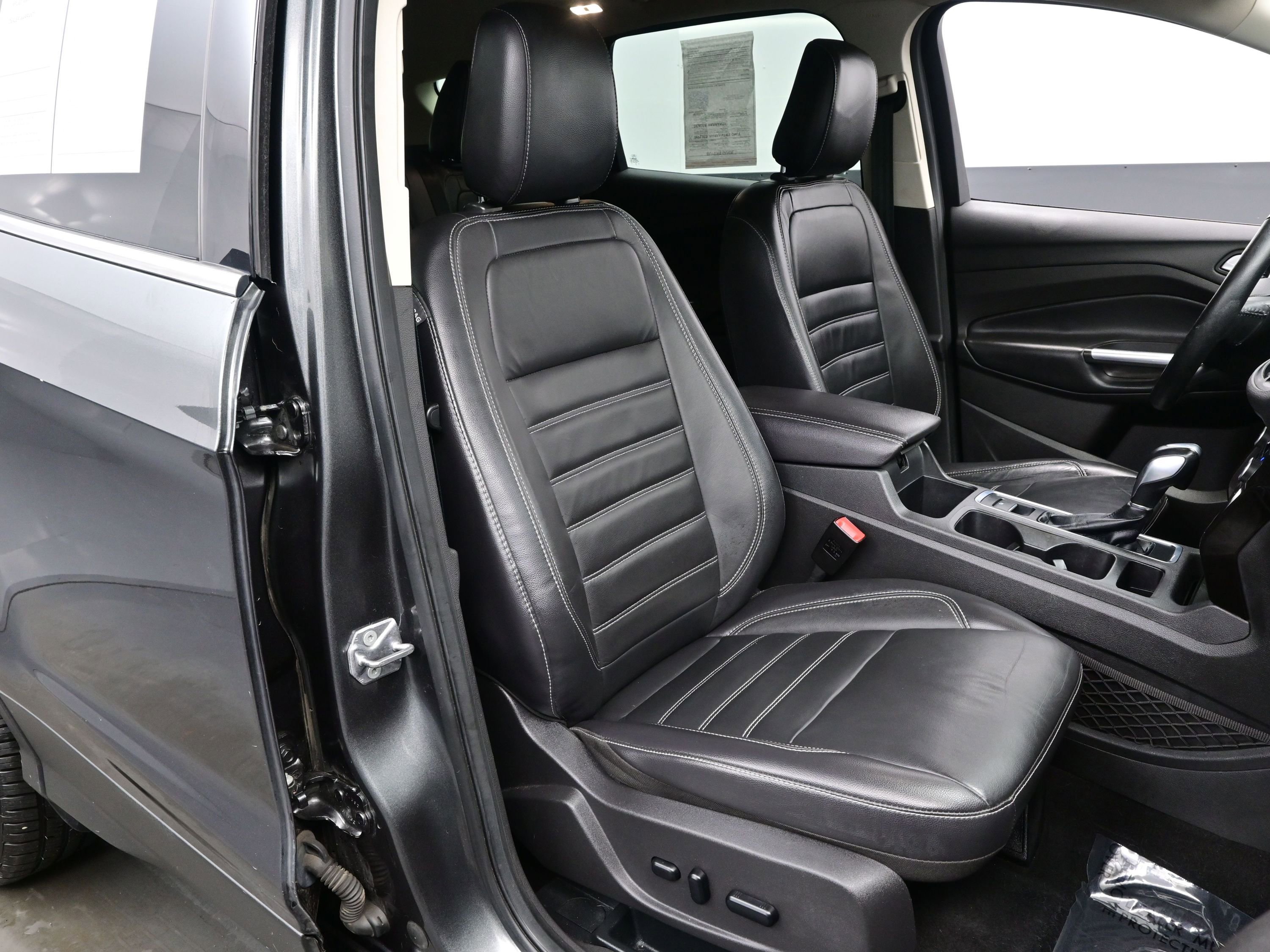 Used 2019 Ford Escape Titanium image 13