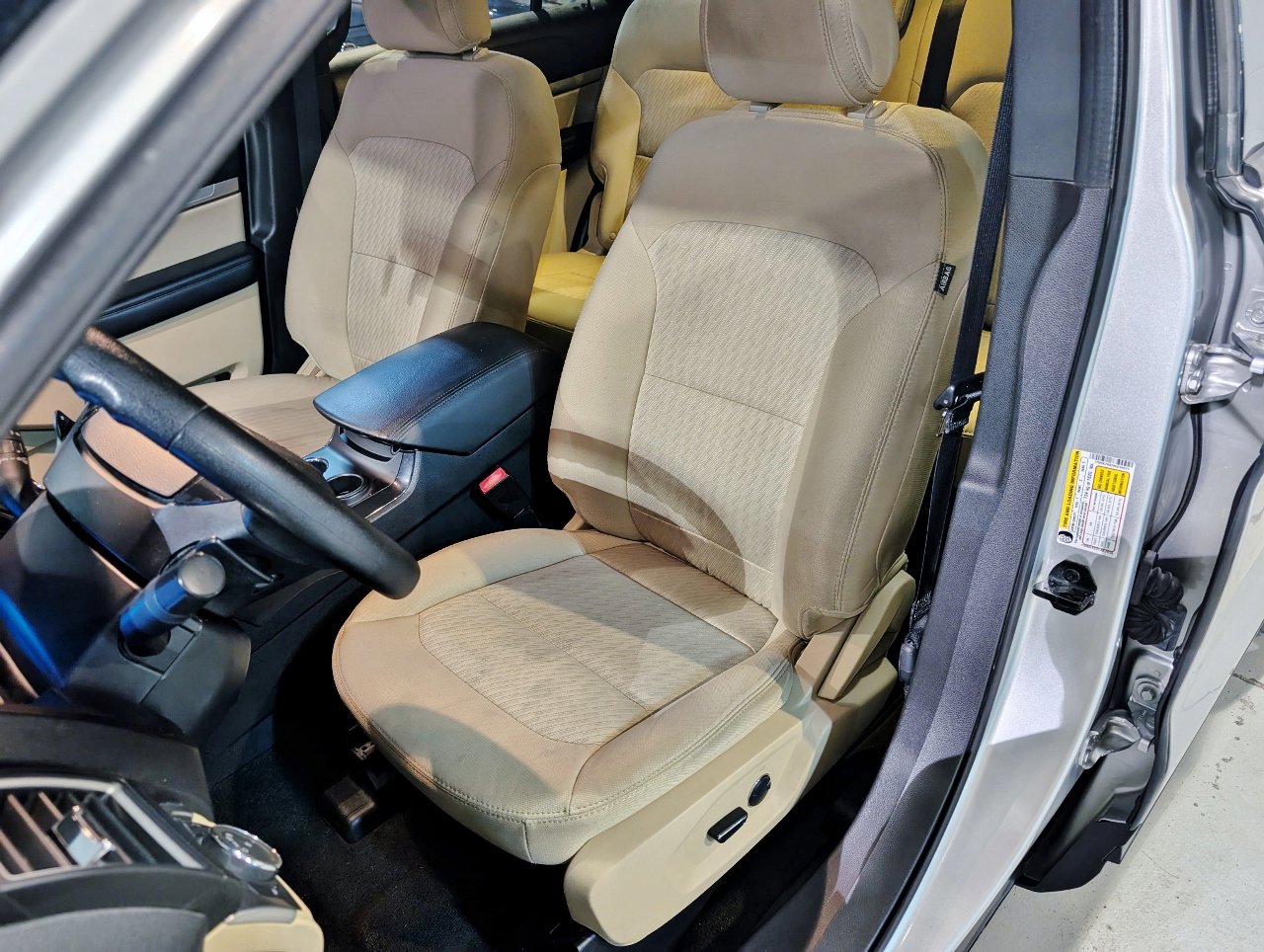 Used 2017 Ford Explorer FWD image 18