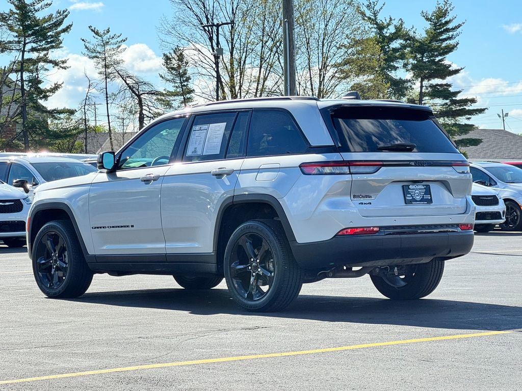 Used 2024 Jeep Grand Cherokee Altitude image 5