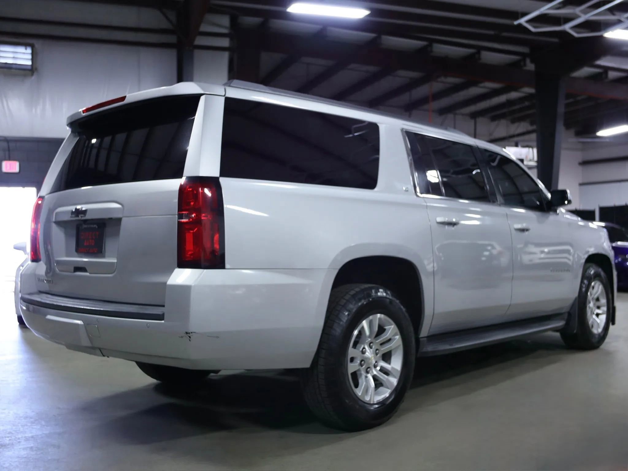 Used 2016 Chevrolet Suburban LT image 11