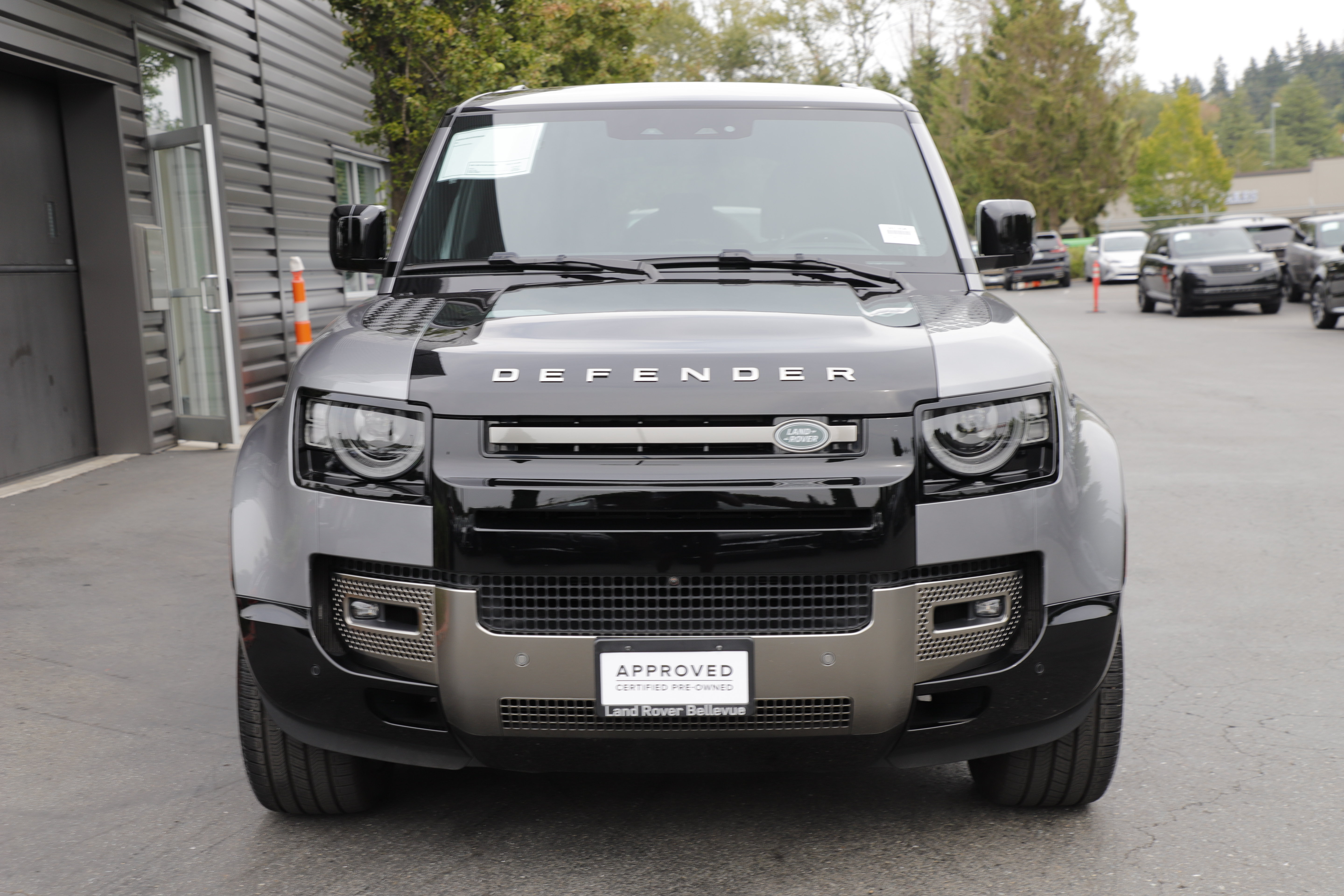 Certified 2024 Land Rover Defender 110 X AWD/4WD image 4