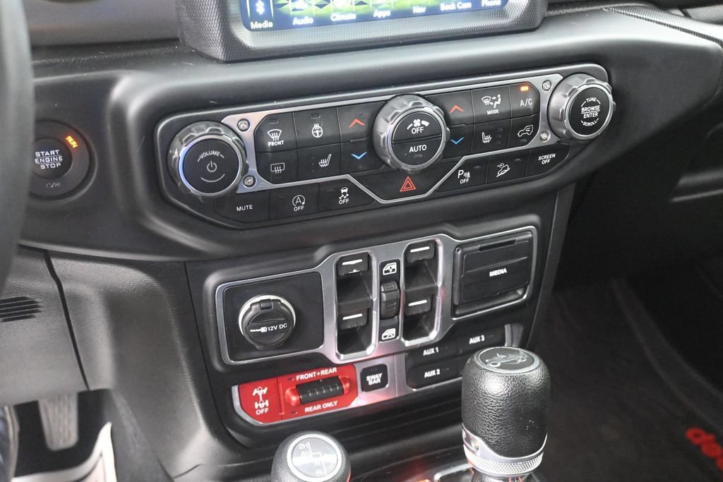Used 2018 Jeep Wrangler Unlimited Rubicon AWD/4WD image 28