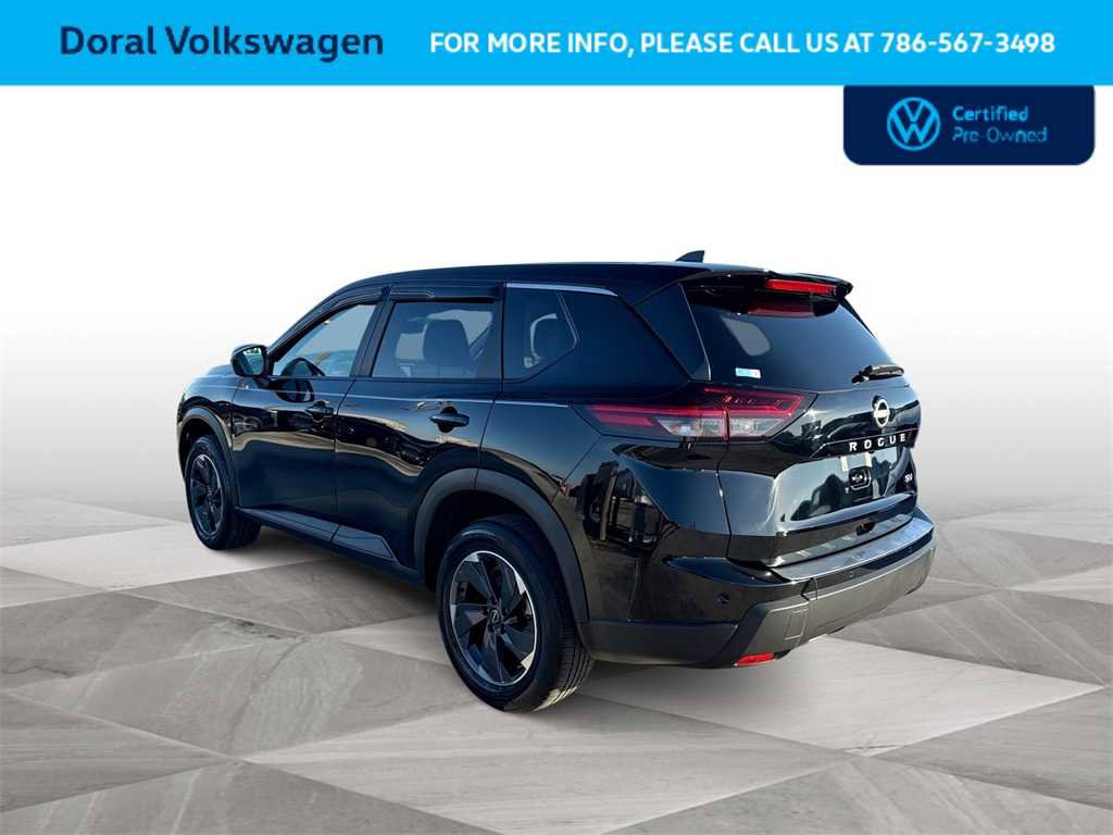 Used 2024 Nissan Rogue SV image 5