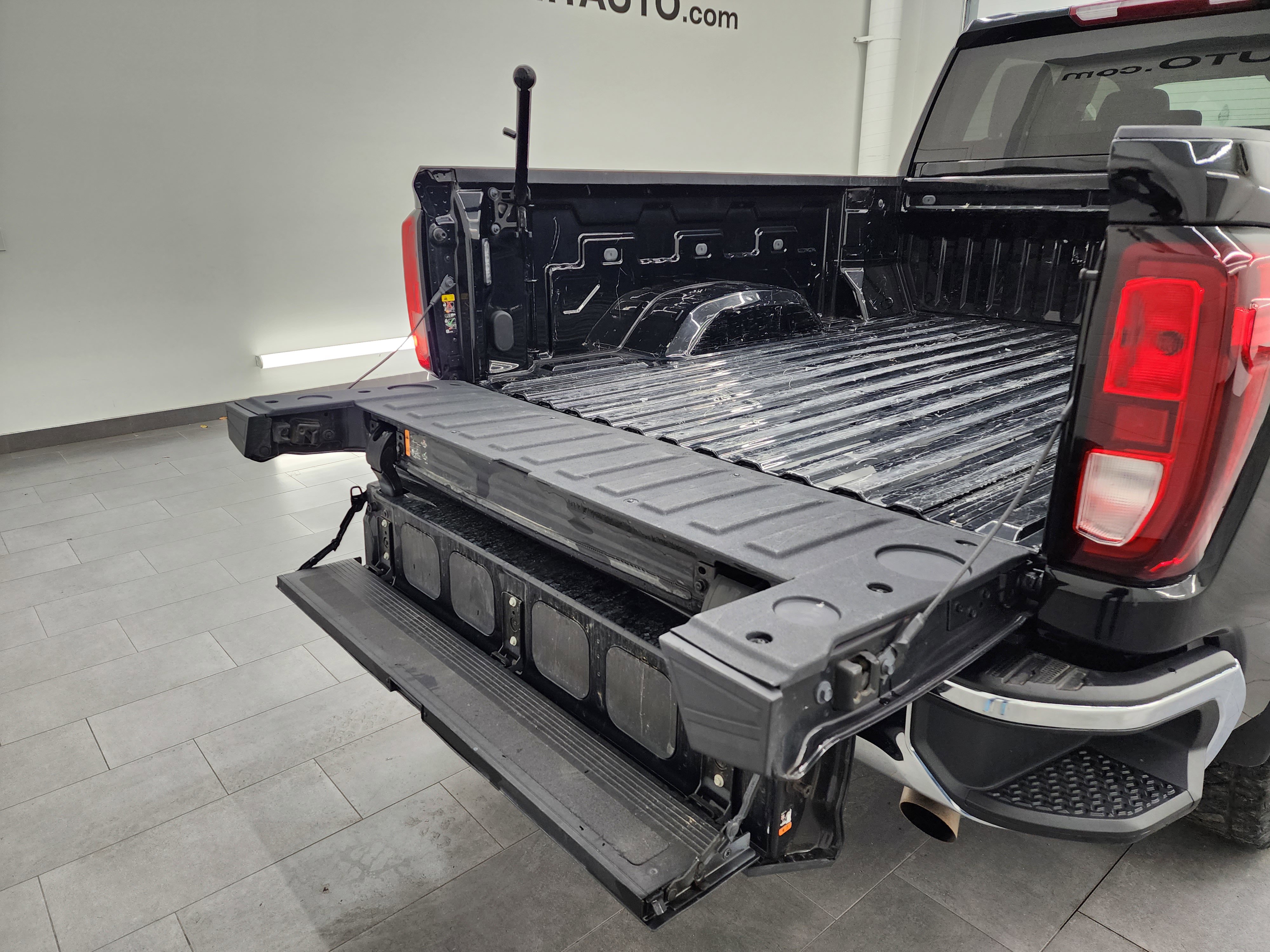 Used 2023 GMC Sierra 2500 SLE w/ SLE Convenience Package image 30