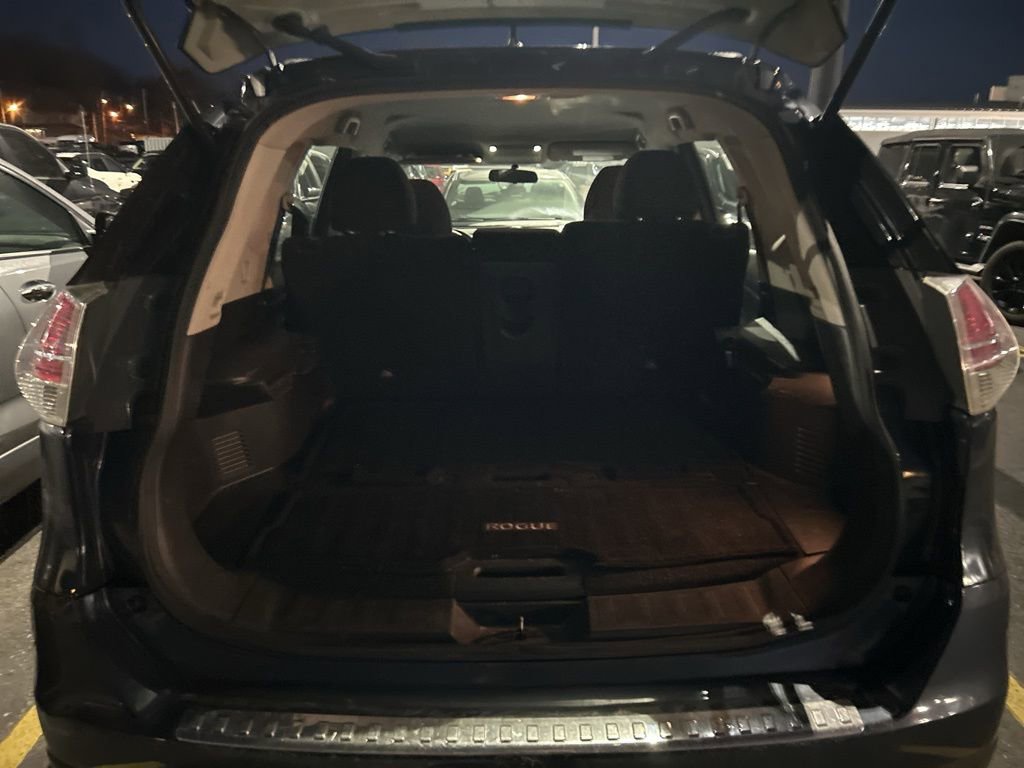 Used 2016 Nissan Rogue S image 11
