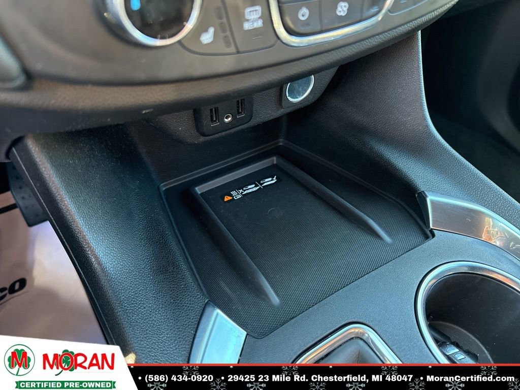 Used 2023 Chevrolet Traverse LT image 19