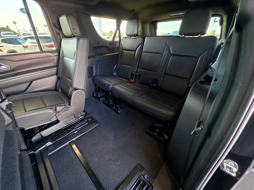 Used 2024 Chevrolet Suburban LT AWD/4WD image 60