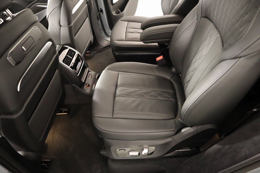 New 2026 BMW ALPINA XB7 image 13