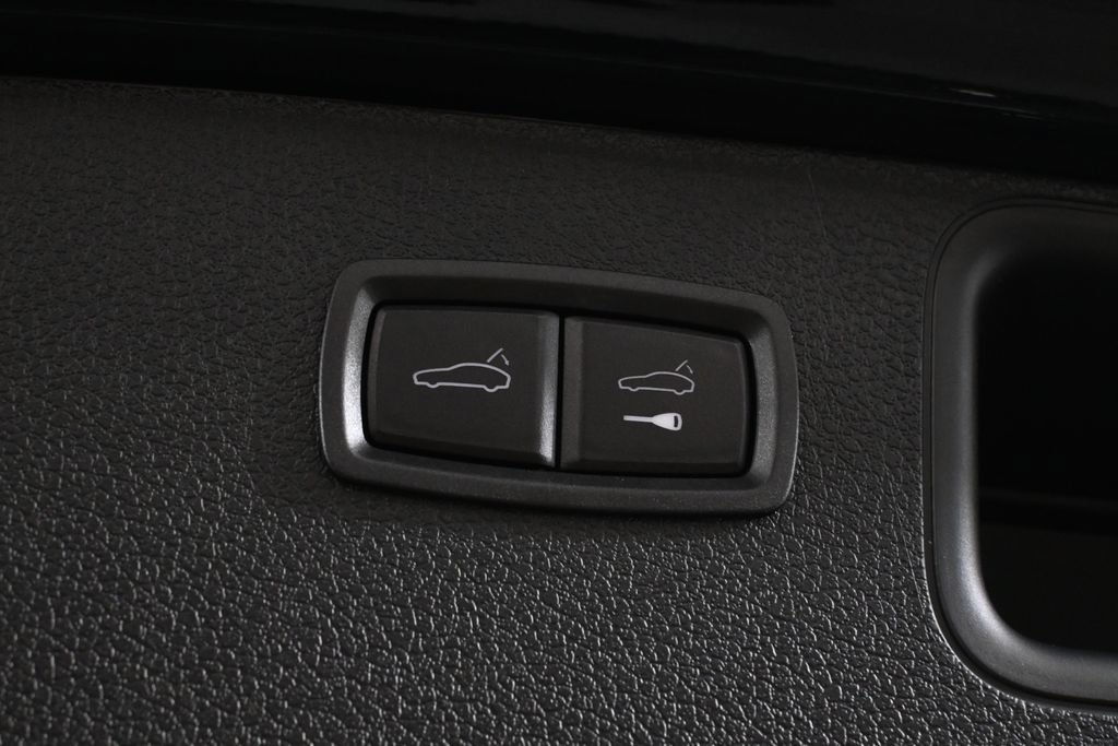 Used 2025 Porsche Macan S AWD/4WD image 33