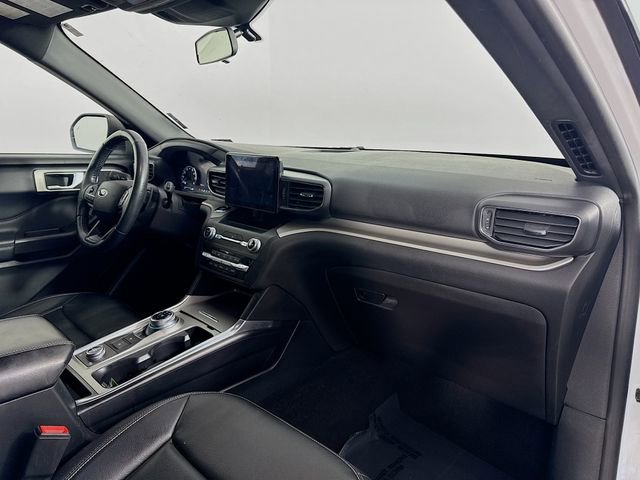 Used 2020 Ford Explorer XLT w/ Equipment Group 202A image 28