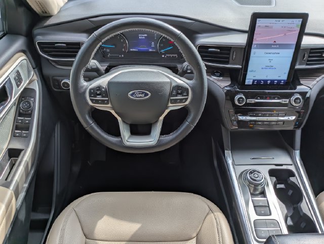 Used 2022 Ford Explorer Limited w/ Limited Technology Package RWD image 11
