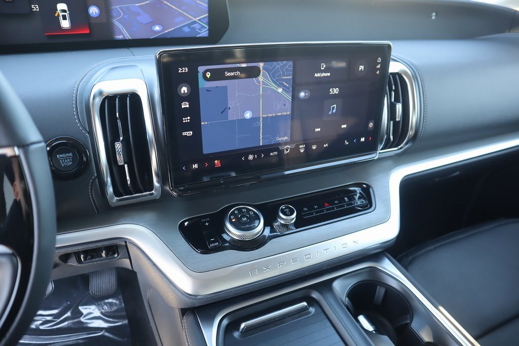 New 2025 Ford Expedition Max Platinum w/ Driver's Package image 5