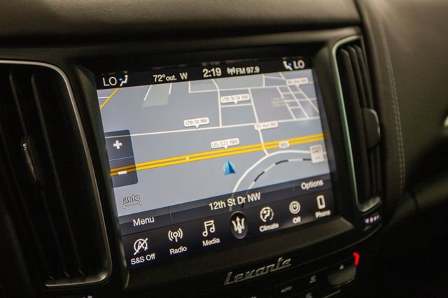 Used 2019 Maserati Levante GranLusso image 9