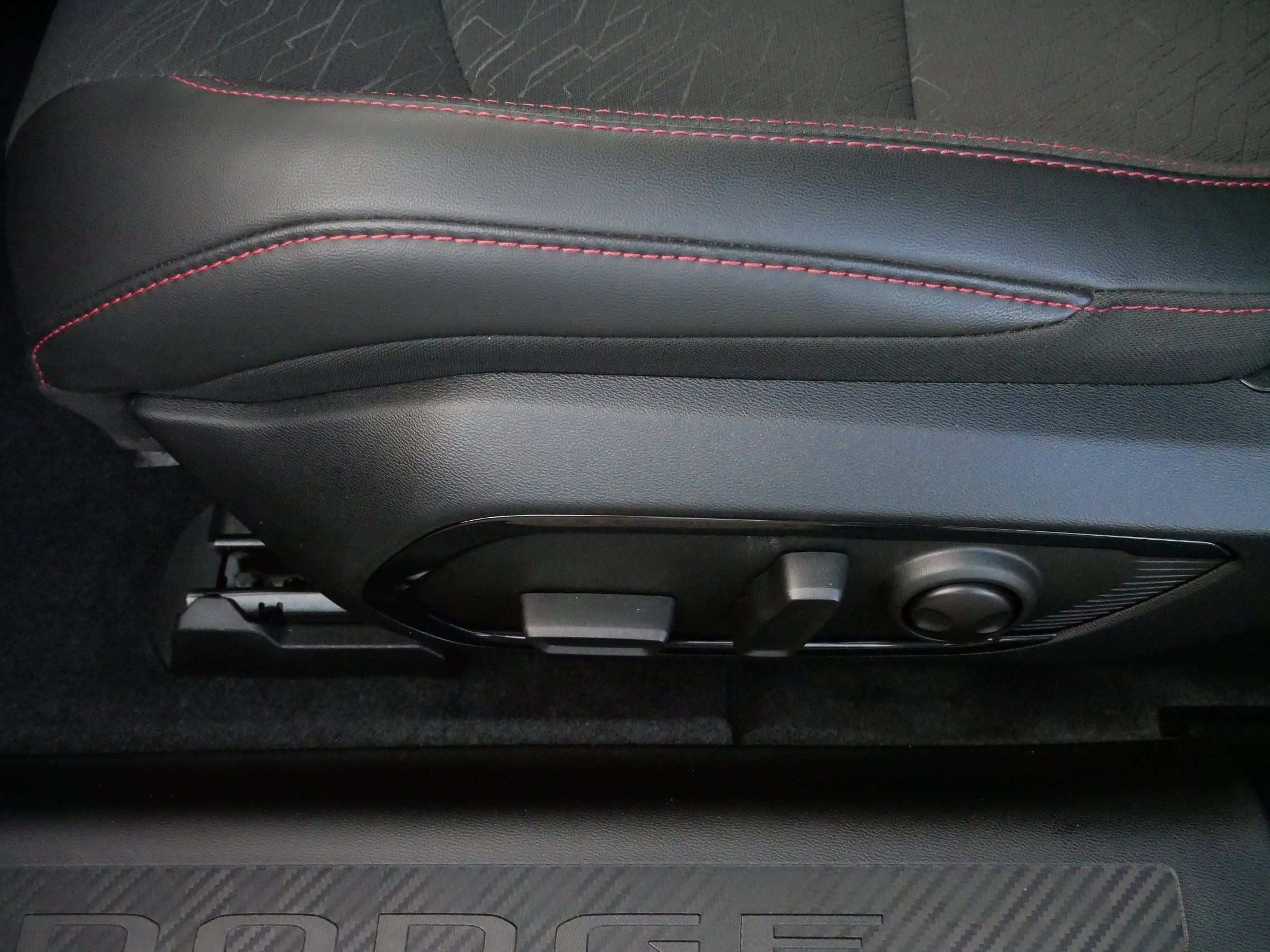 Used 2025 Dodge Charger R/T w/ Sun & Sound Package image 20