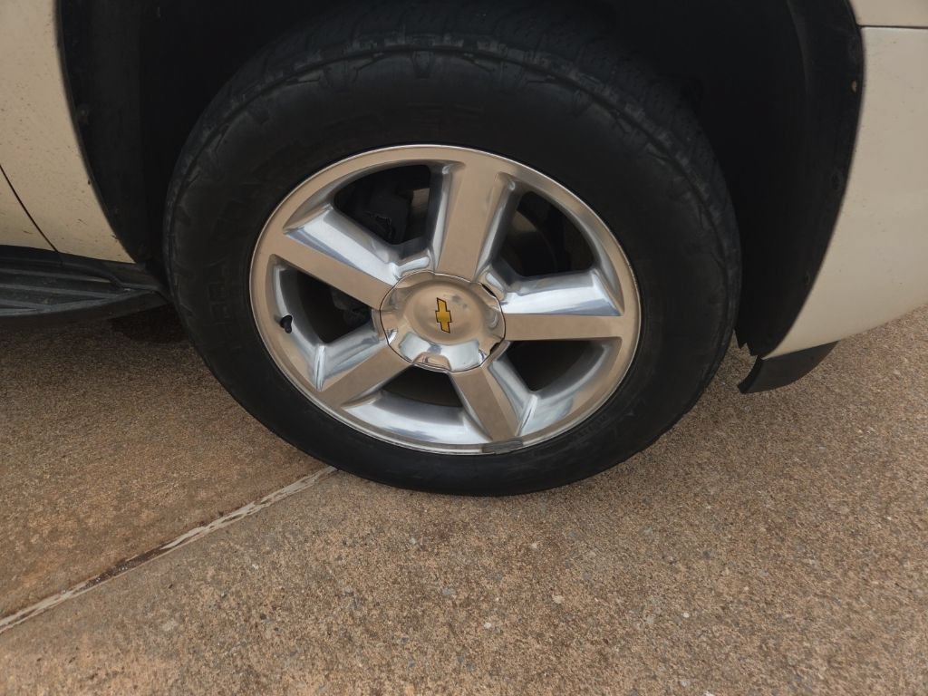 Used 2013 Chevrolet Tahoe LTZ RWD image 11