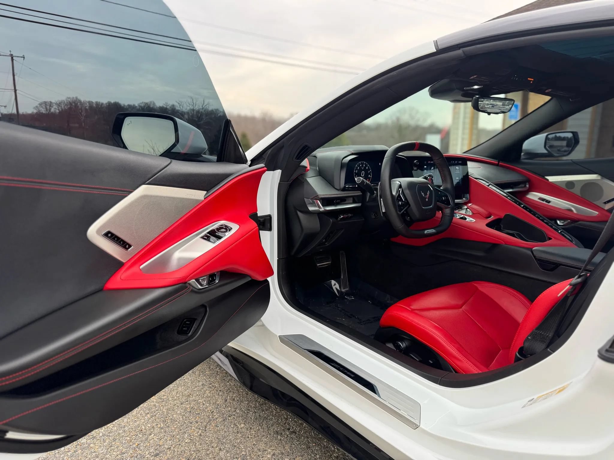 Used 2024 Chevrolet Corvette Z06 RWD image 11