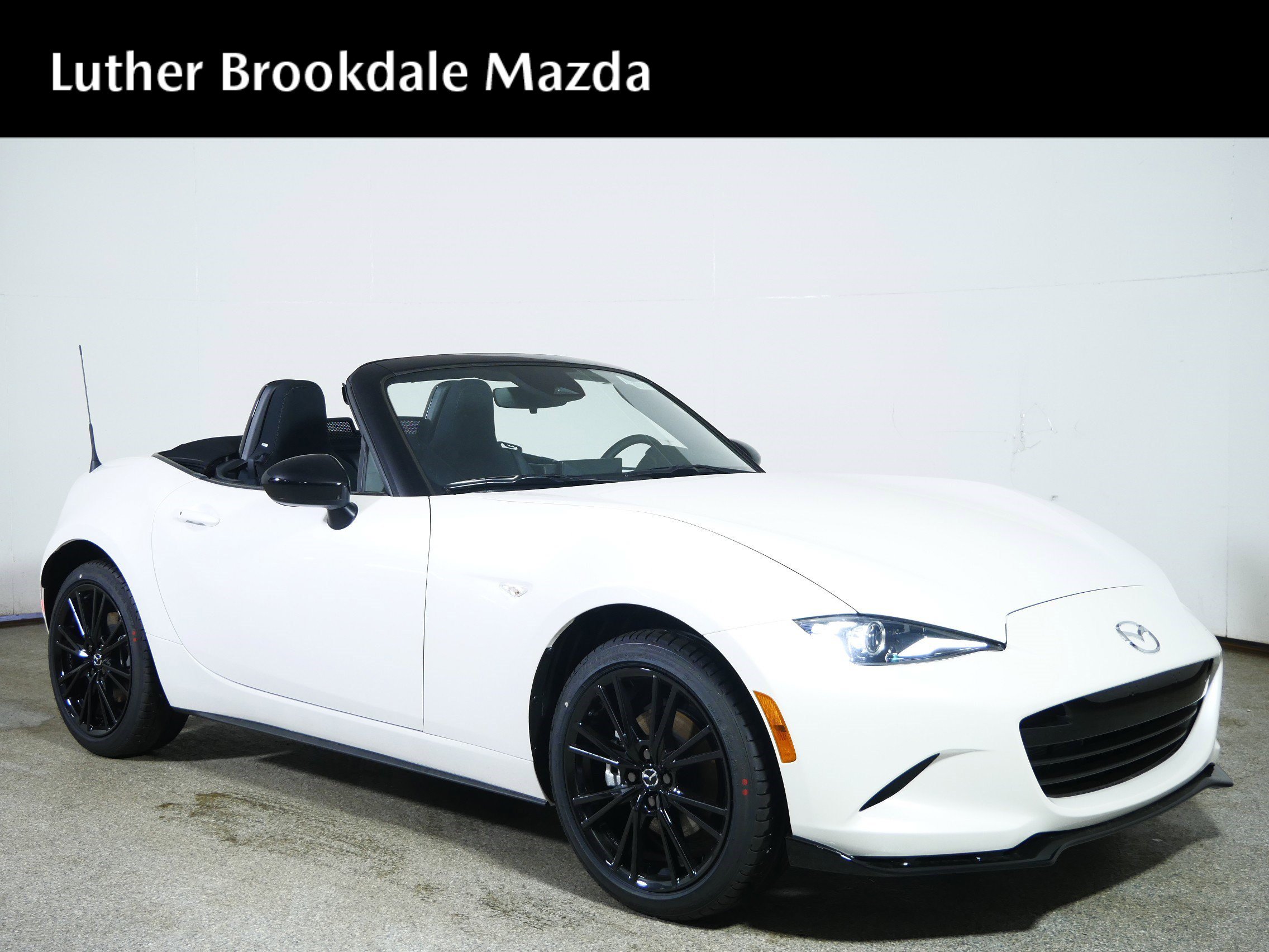 New 2026 MAZDA MX-5 Miata Club w/ Interior Package RWD image 1