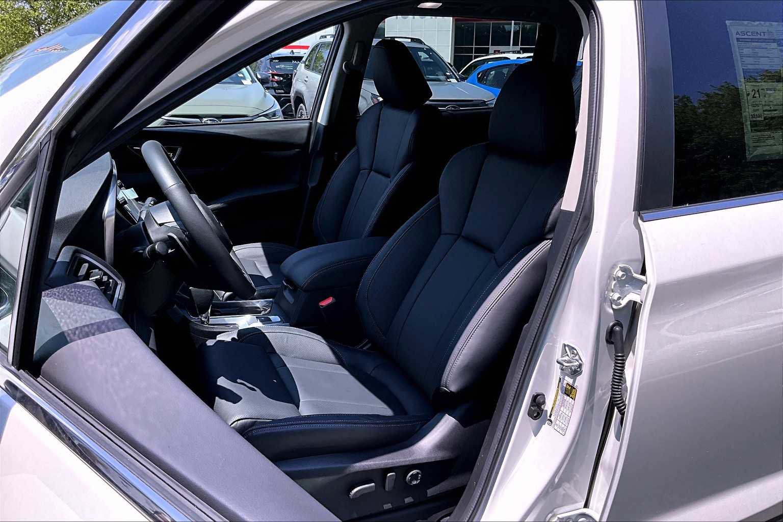 New 2025 Subaru Ascent Limited image 9