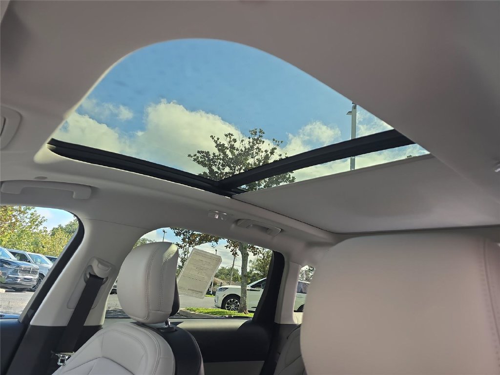 New 2026 Lincoln Nautilus Premier w/ Equipment Group 102A AWD/4WD image 23