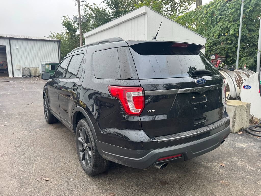Used 2019 Ford Explorer XLT w/ Equipment Group 202A image 5