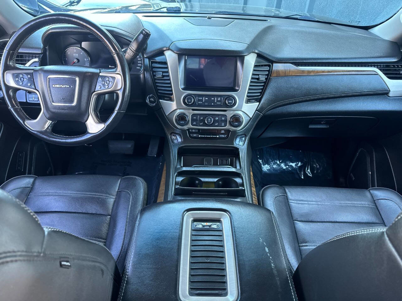 Used 2019 GMC Yukon XL Denali w/ Denali Ultimate Package image 16