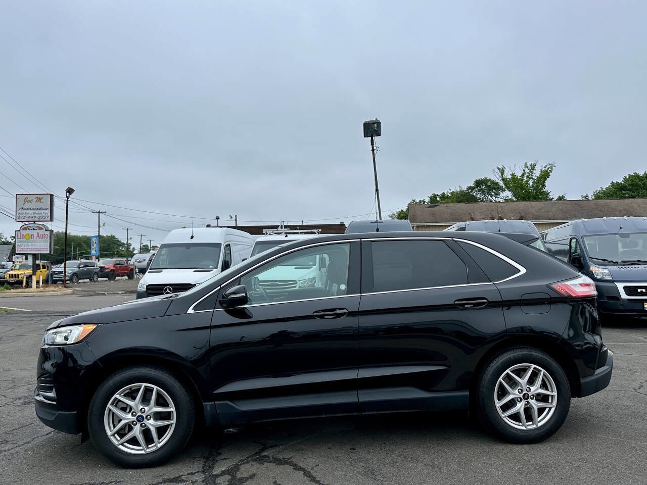 Used 2024 Ford Edge SEL image 4