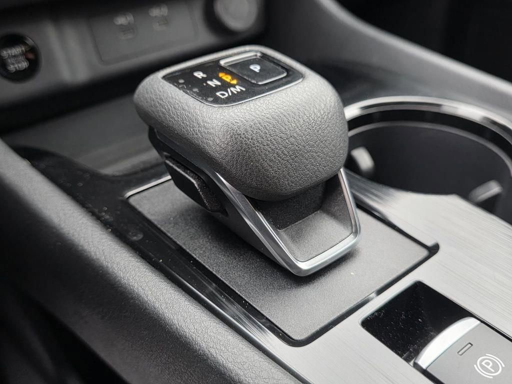 Used 2024 Nissan Rogue SV FWD image 19