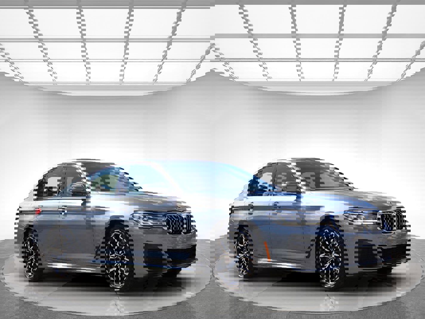 Used 2021 BMW 530i w/ M Sport Package image 3