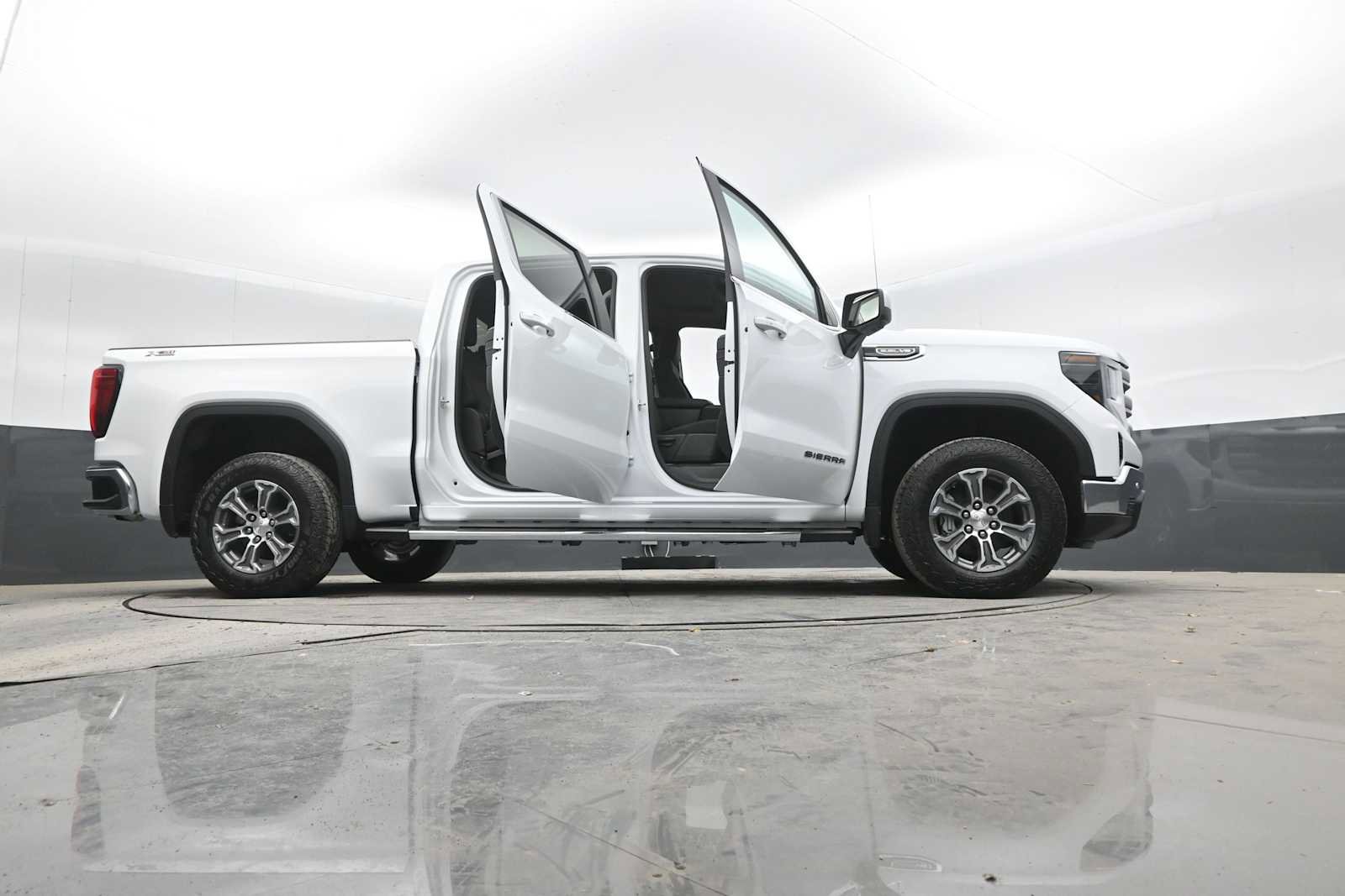 New 2026 GMC Sierra 1500 SLE image 49