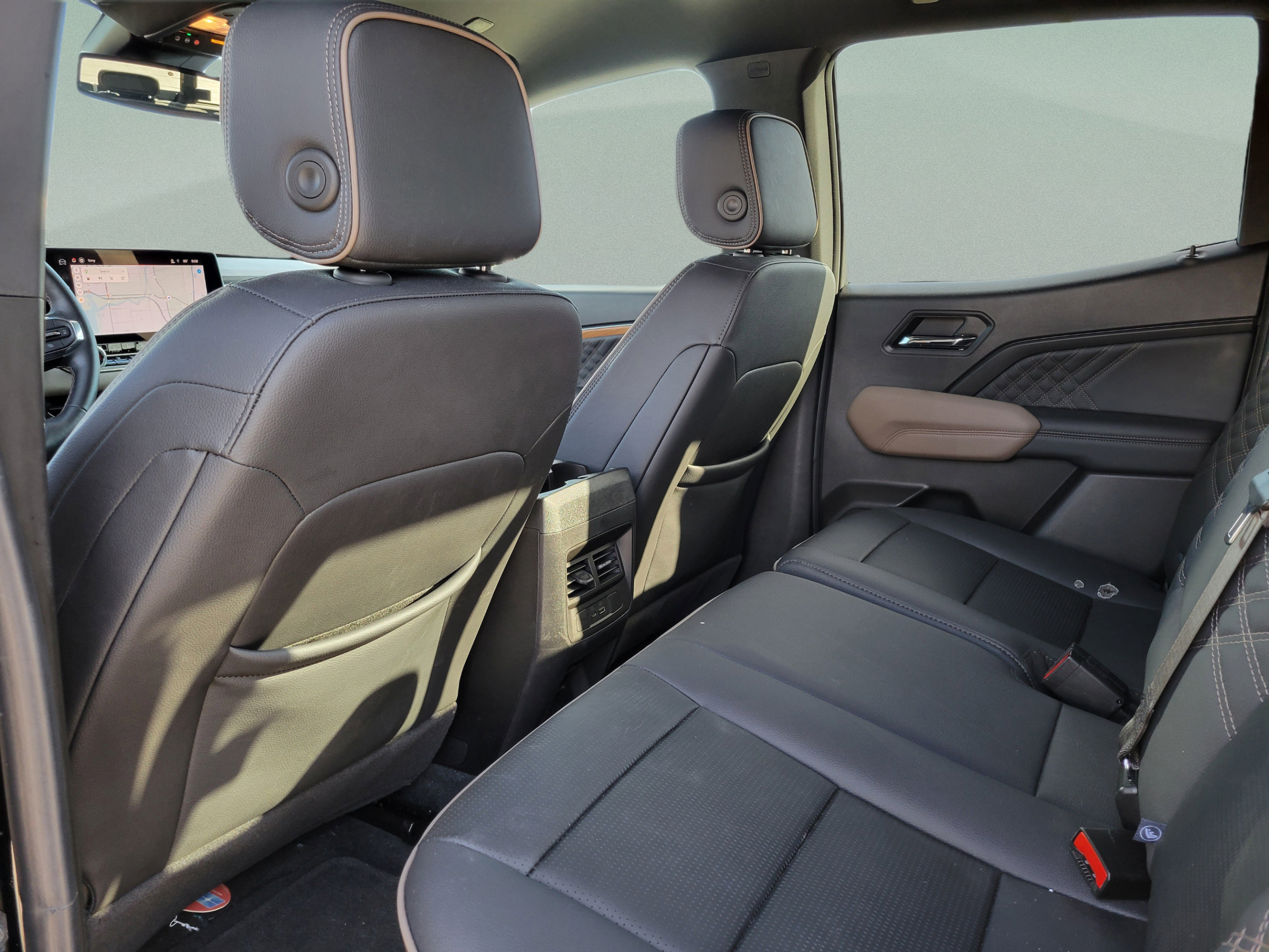 Used 2024 GMC Canyon Denali AWD/4WD image 5