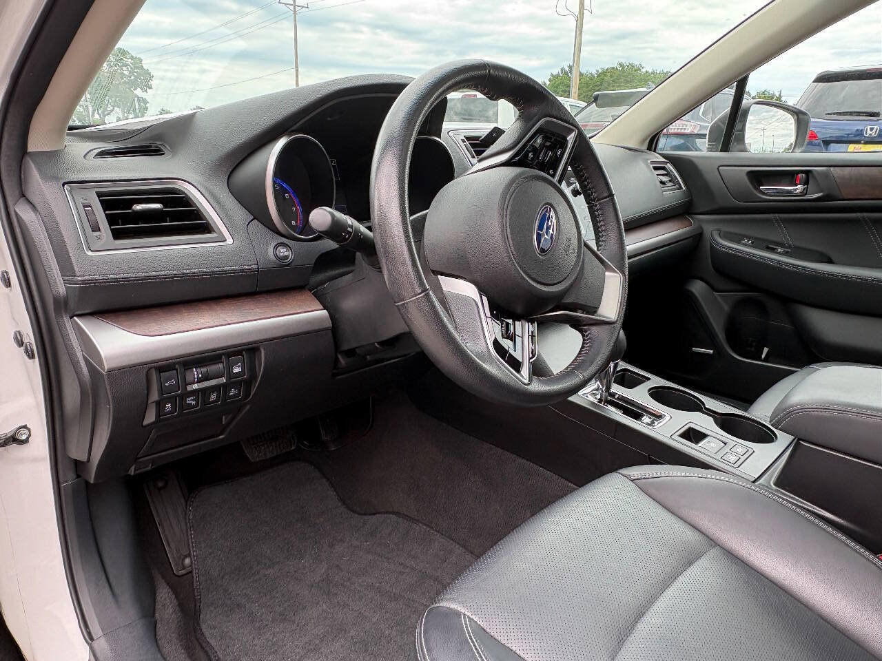 Used 2019 Subaru Outback 2.5i Limited AWD/4WD image 23