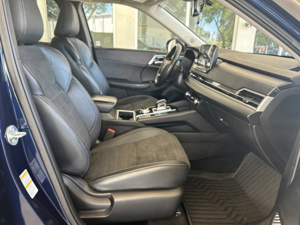 Used 2024 Mitsubishi Outlander FWD image 24