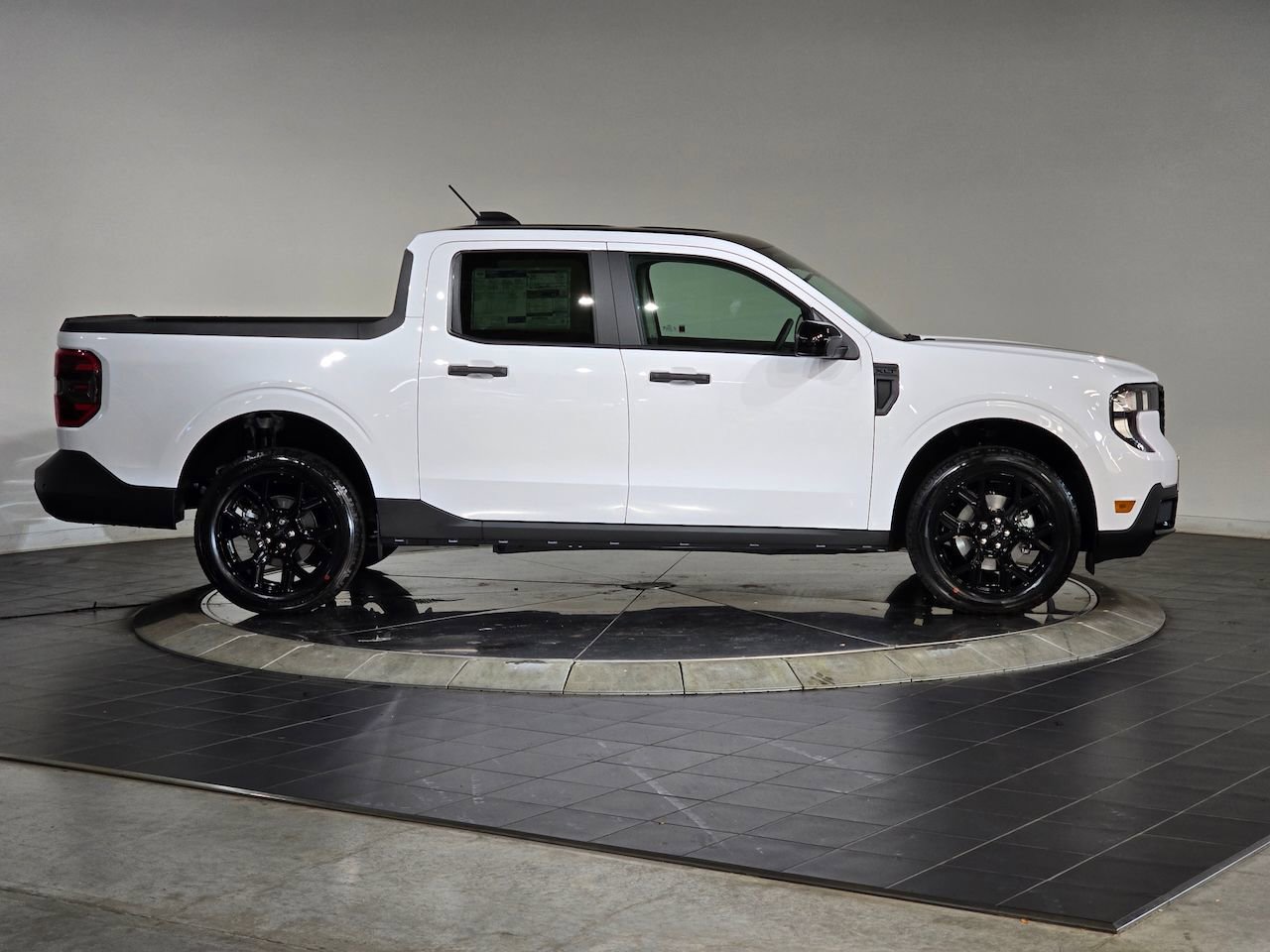 New 2025 Ford Maverick XLT w/ XLT Luxury Package image 5