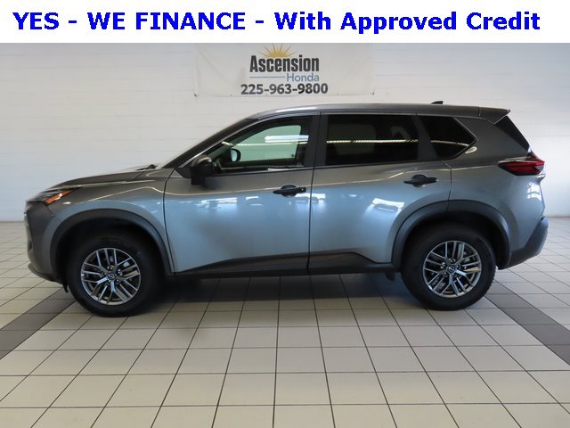 Used 2023 Nissan Rogue S image 3