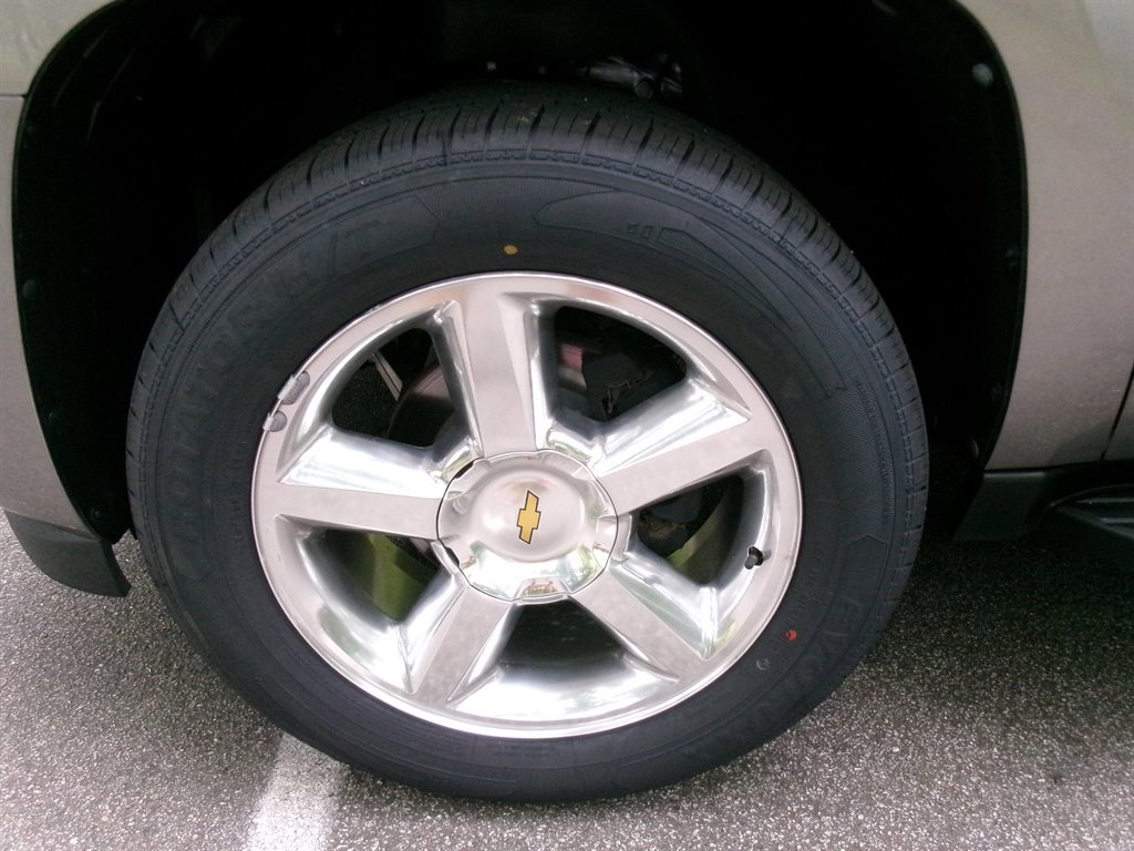 Used 2012 Chevrolet Avalanche LS w/ All-Star Edition AWD/4WD image 39