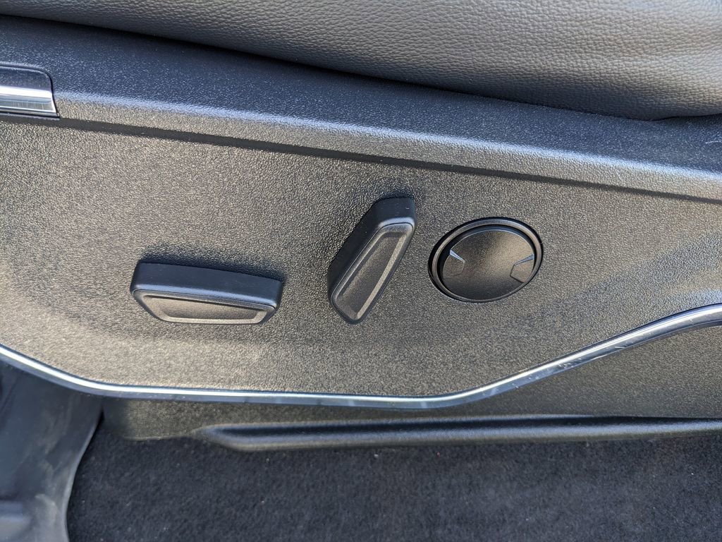 Used 2023 Ford F150 Lariat w/ FX4 Off-Road Package AWD/4WD image 52