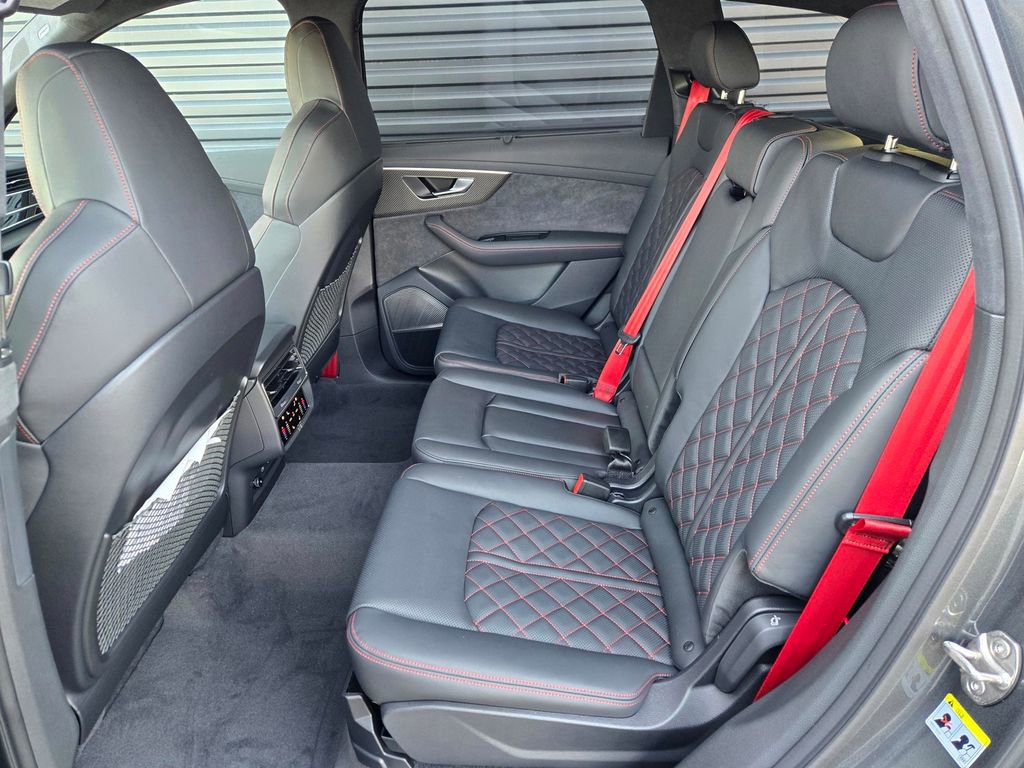 New 2026 Audi SQ7 Prestige image 10