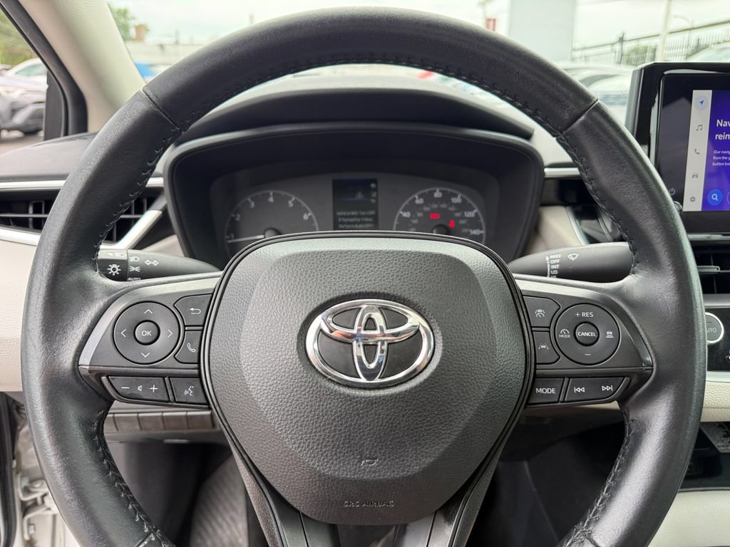 Used 2024 Toyota Corolla LE w/ LE Premium Package FWD image 32