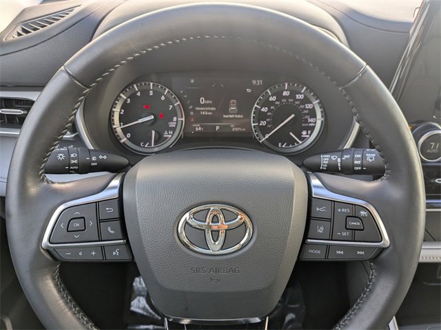 Used 2020 Toyota Highlander XLE image 34