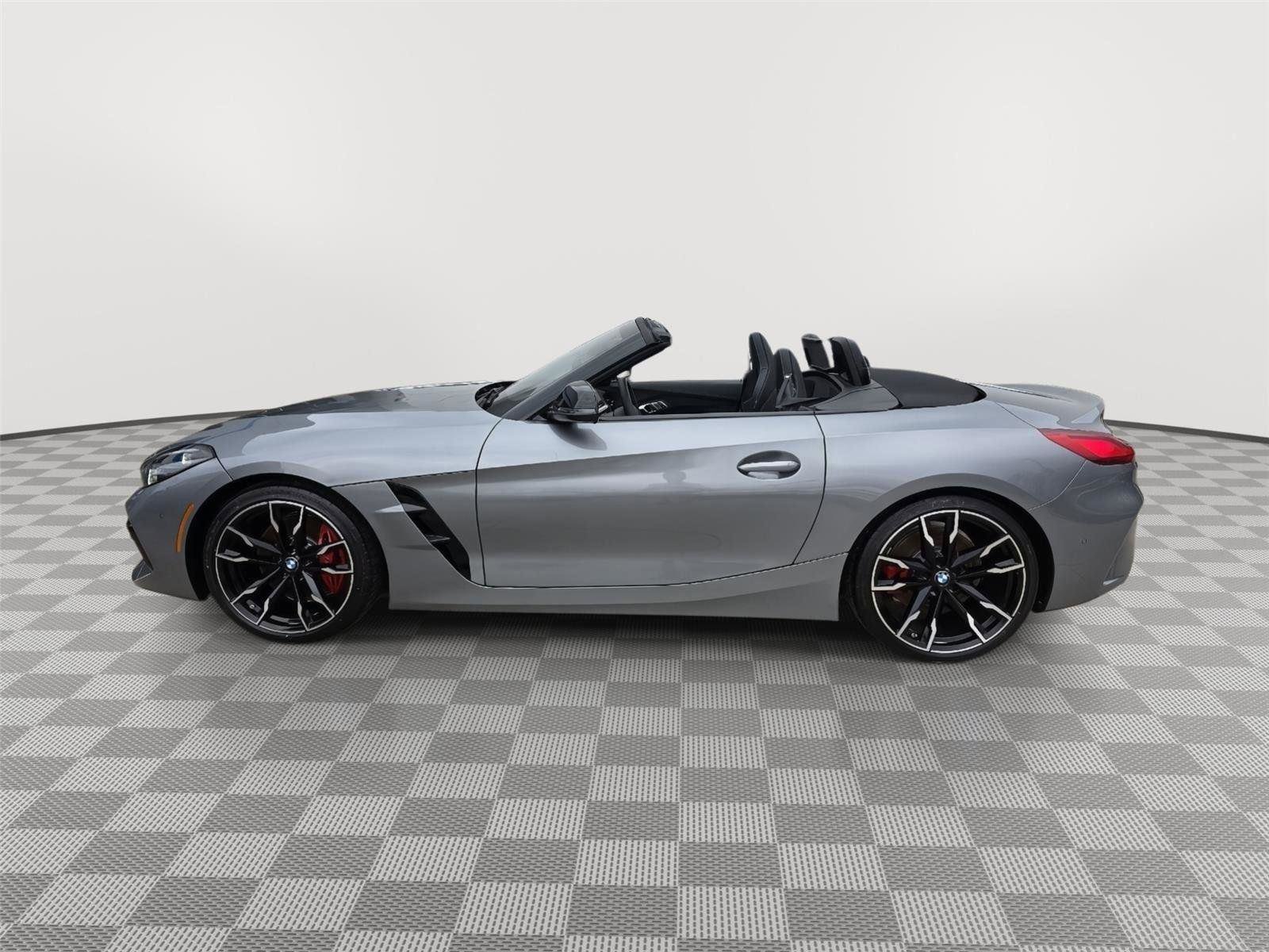 Used 2025 BMW Z4 M40i w/ Premium Package image 16