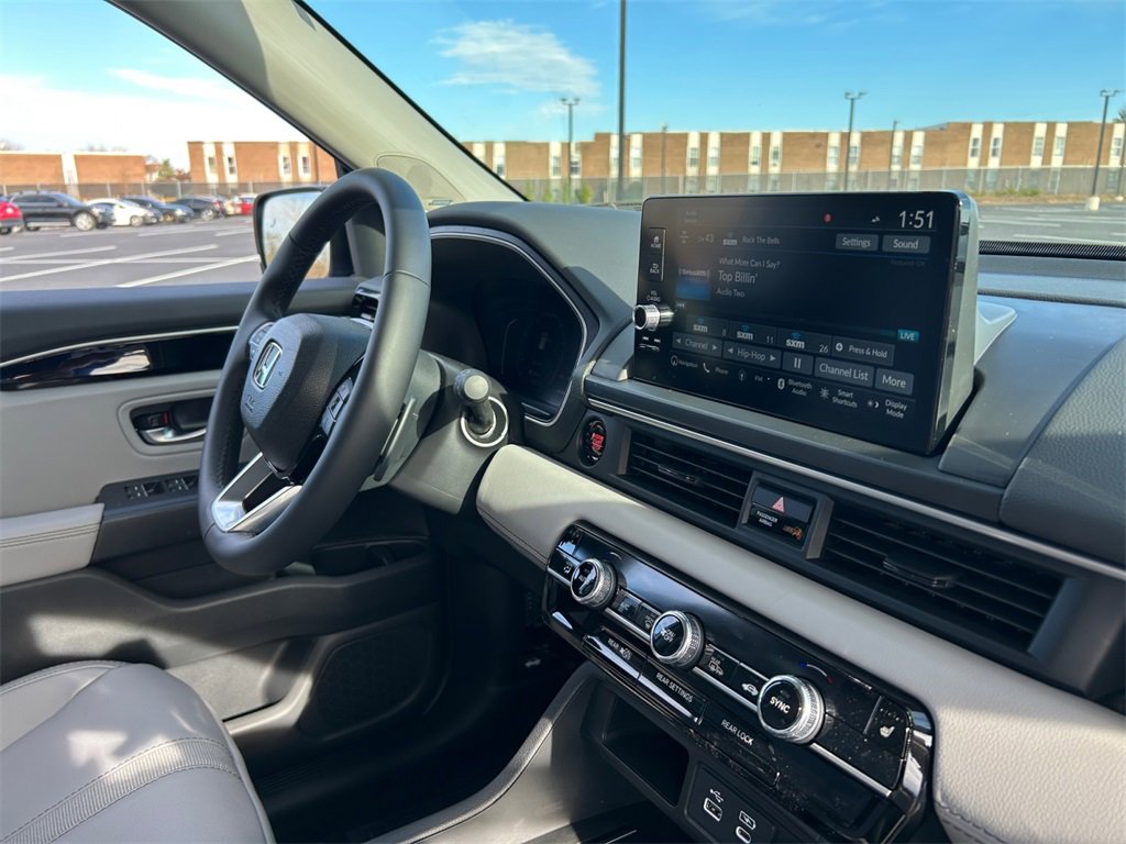 New 2025 Honda Pilot Touring image 18