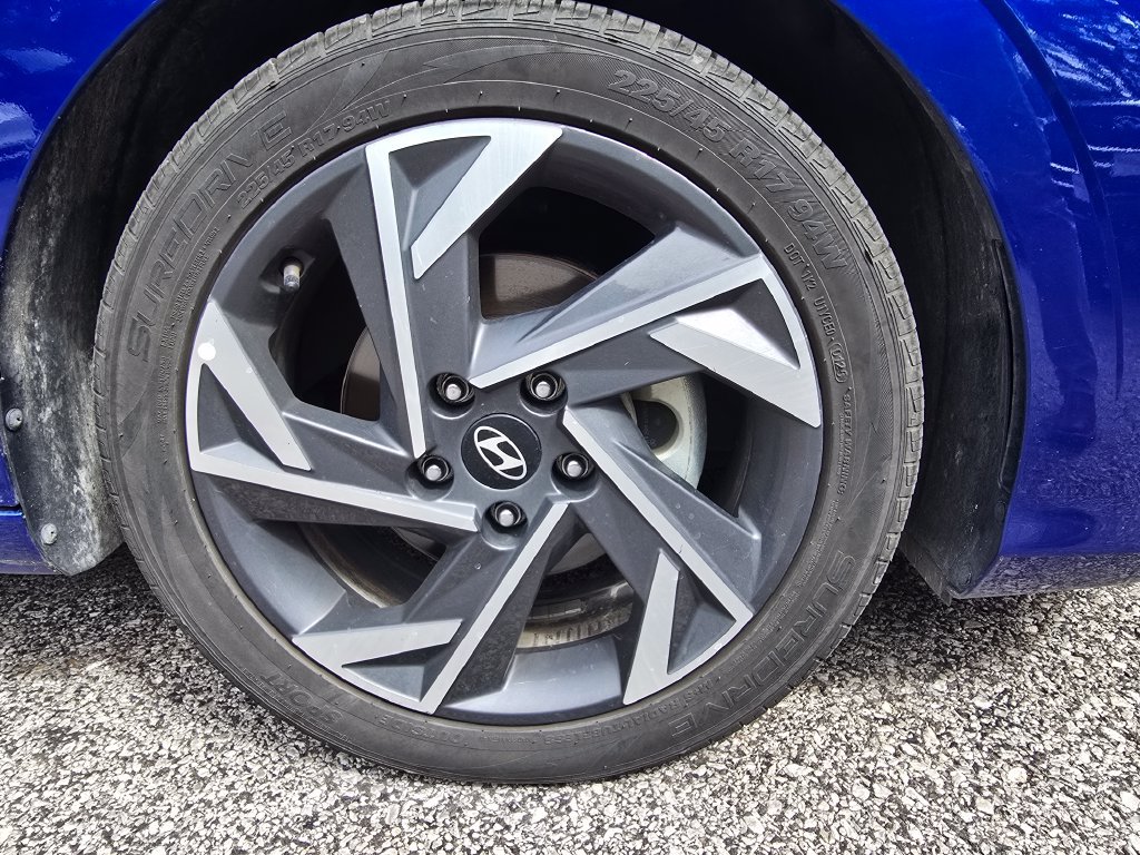 Used 2025 Hyundai Elantra SEL FWD image 15