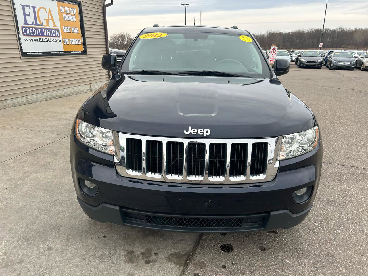 Used 2011 Jeep Grand Cherokee Laredo w/ Security & Convenience Group image 2