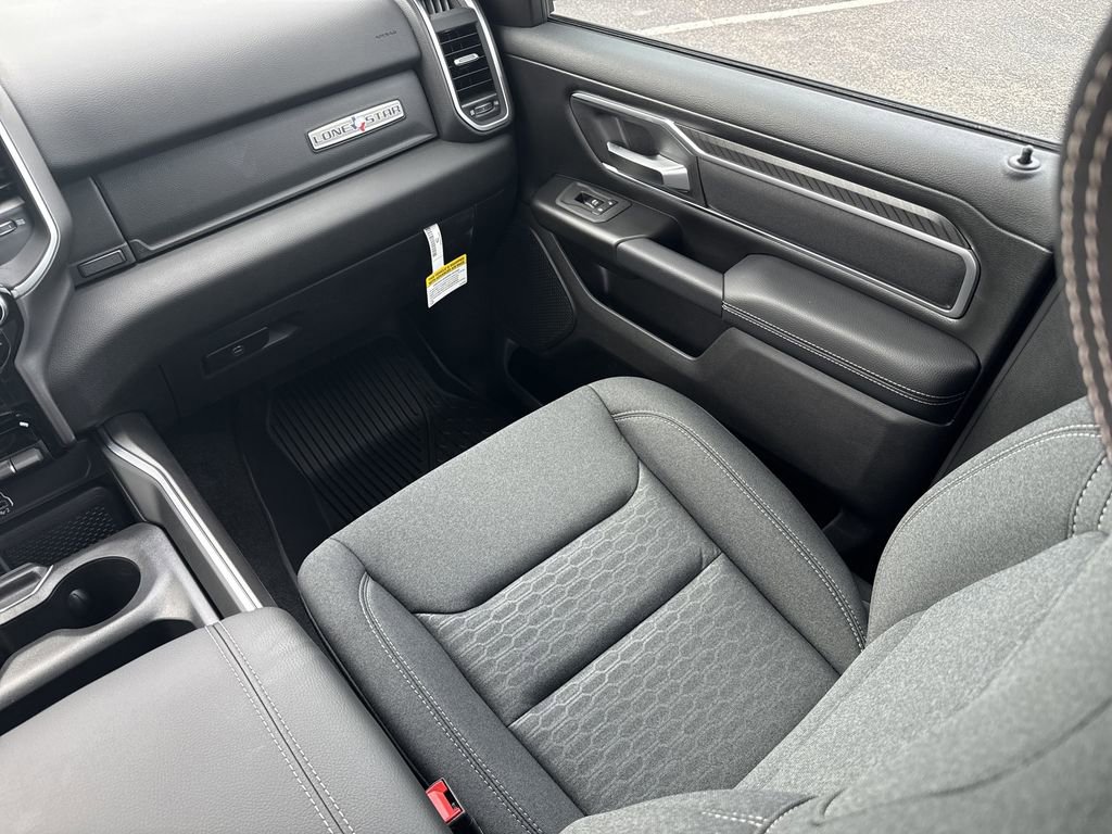 New 2026 RAM 1500 4x4 Crew Cab image 27