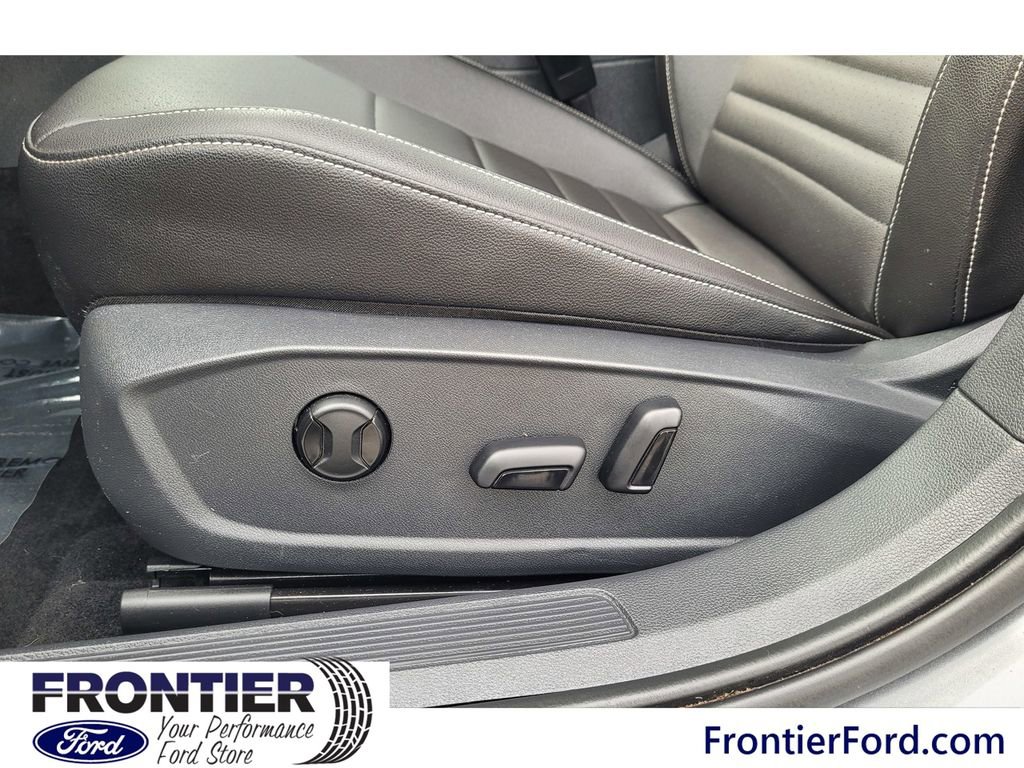 Used 2023 Volkswagen Jetta SE image 13