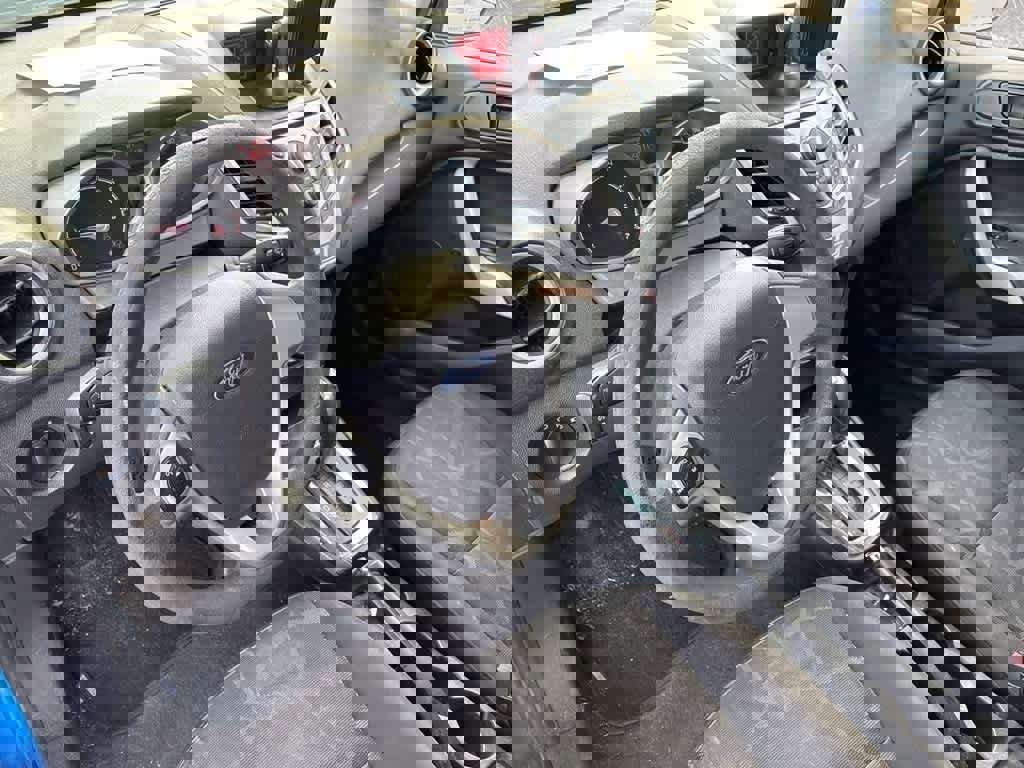 Used 2011 Ford Fiesta SE w/ 201A Rapid Spec Order Code image 8