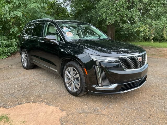 Used 2024 Cadillac XT6 Premium Luxury w/ Technology Package FWD image 3
